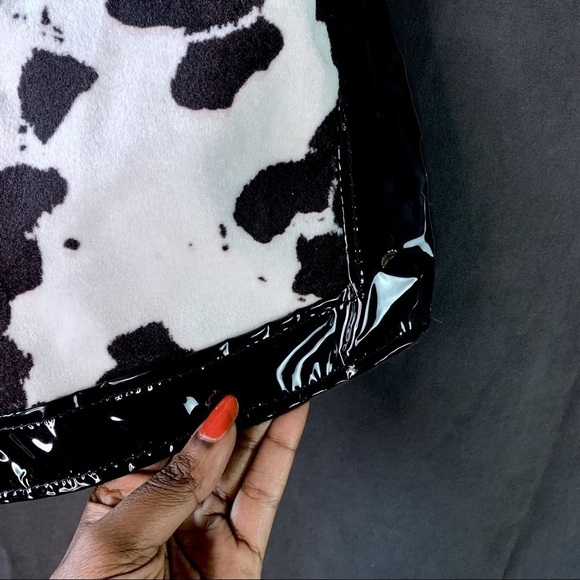 M. LEVAC COW PRINT SHORT VINYL BLACK WHITE MINI SHORT HIGH RISE HANDMADE LARGE - Picture 11 of 17